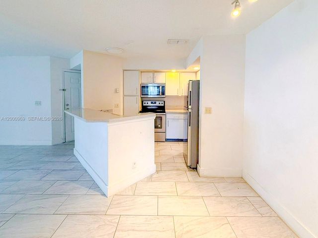 3440 N Pinewalk Dr N 518, Margate, FL 33063