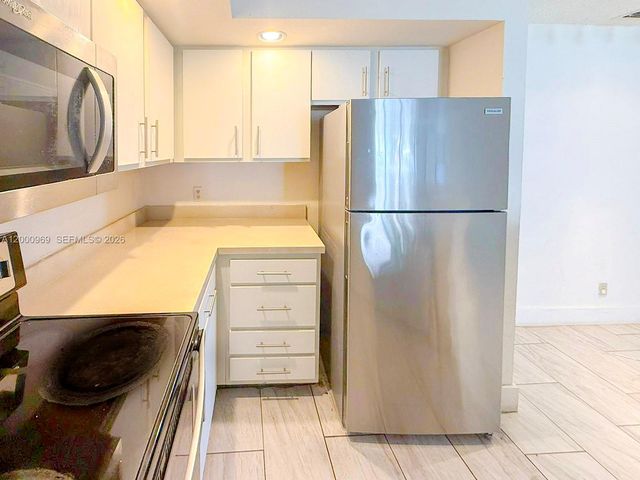 3440 N Pinewalk Dr N 518, Margate, FL 33063