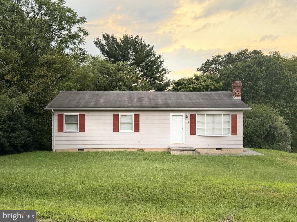 111 HAVEN TER, Winchester, VA 22602
