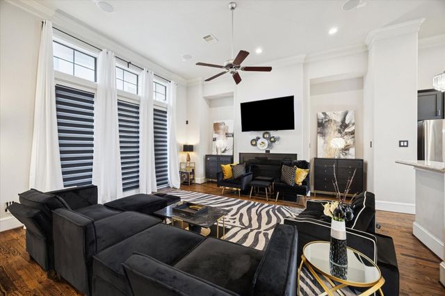 5820 Darling Street, Houston, TX 77007