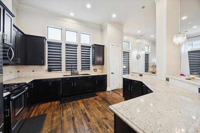 5820 Darling Street, Houston, TX 77007