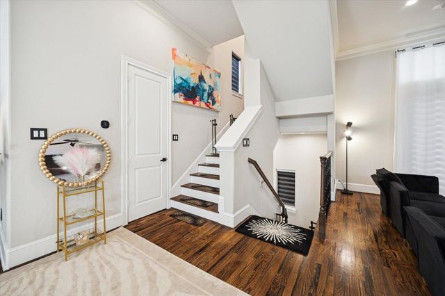 5820 Darling Street, Houston, TX 77007