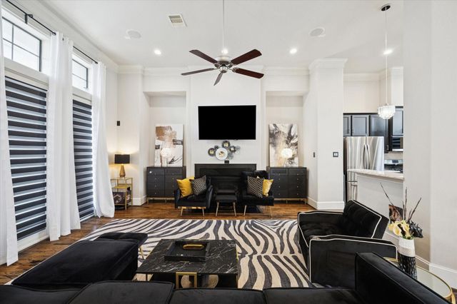 5820 Darling Street, Houston, TX 77007