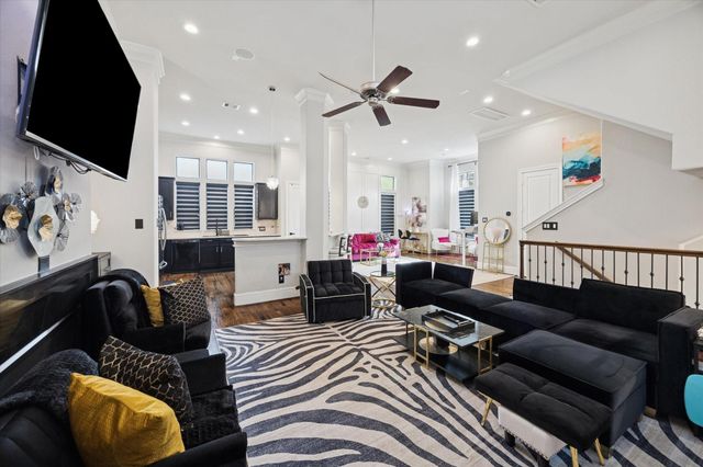 5820 Darling Street, Houston, TX 77007