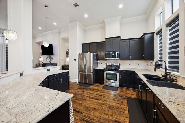 5820 Darling Street, Houston, TX 77007