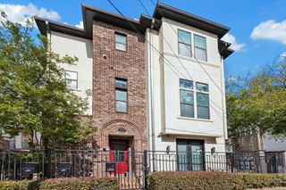 5820 Darling Street, Houston, TX 77007