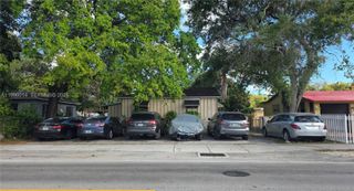 525 NE 159th St, Miami, FL 33162