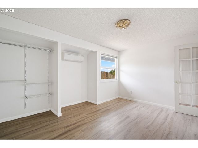 5445 Sw VILLAGE Pl, Beaverton, OR 97007