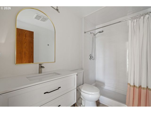 5445 Sw VILLAGE Pl, Beaverton, OR 97007