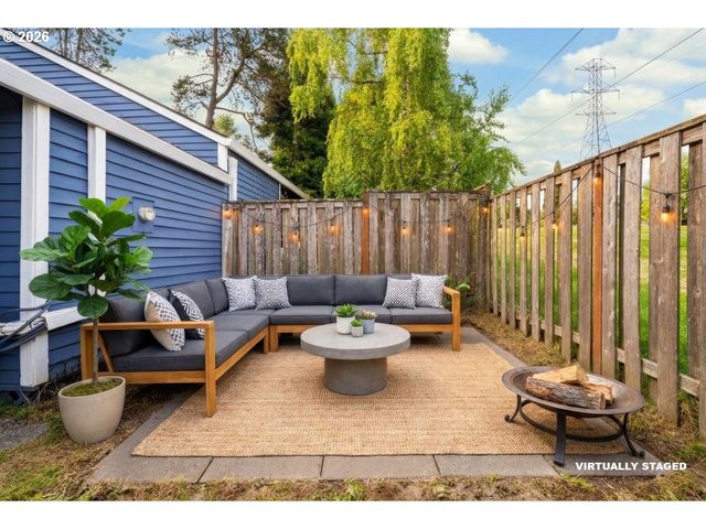 5445 Sw VILLAGE Pl, Beaverton, OR 97007