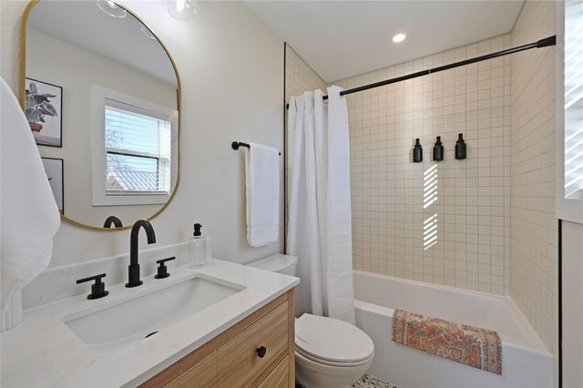 611 Lakeshore LOOP, Tow, TX 78672