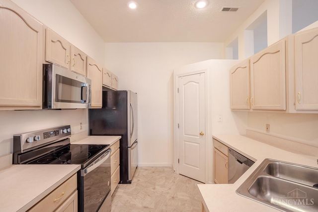 810 Southmeadow Circle, Cincinnati, OH 45231