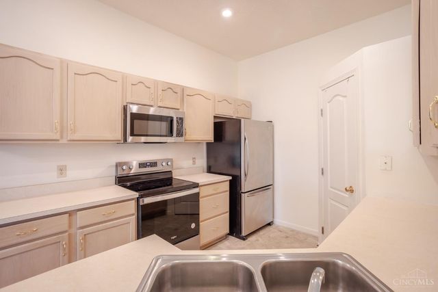 810 Southmeadow Circle, Cincinnati, OH 45231