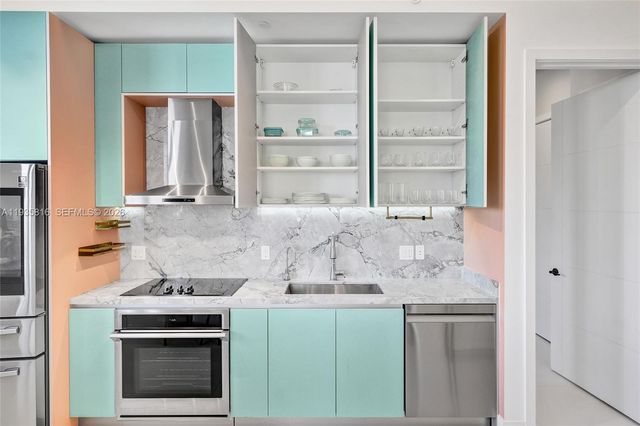 1030 15th St PH5, Miami Beach, FL 33139