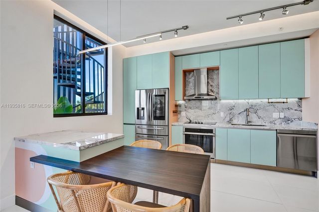 1030 15th St PH5, Miami Beach, FL 33139