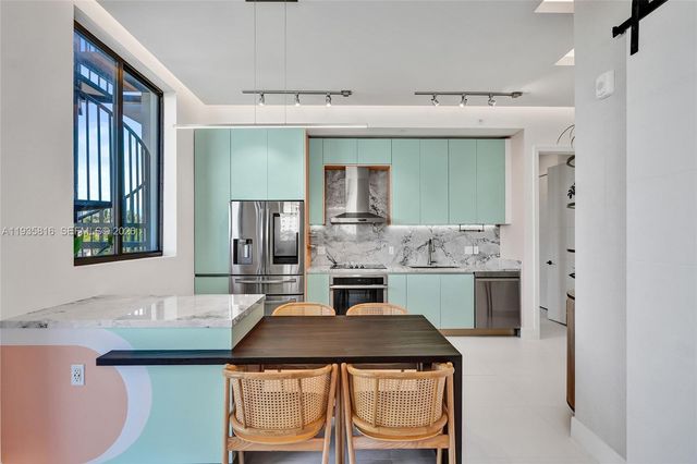 1030 15th St PH5, Miami Beach, FL 33139