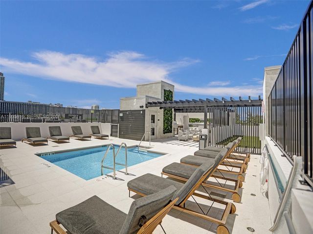 1030 15th St PH5, Miami Beach, FL 33139