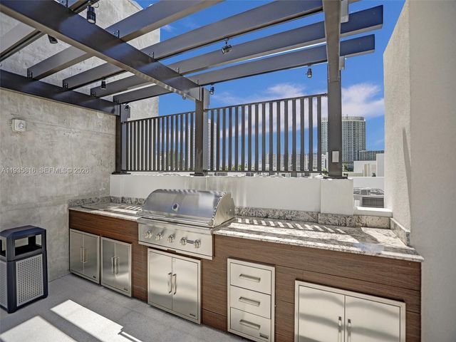 1030 15th St PH5, Miami Beach, FL 33139