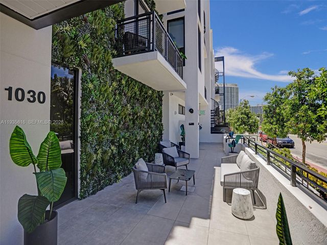 1030 15th St PH5, Miami Beach, FL 33139