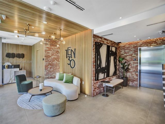 1030 15th St PH5, Miami Beach, FL 33139