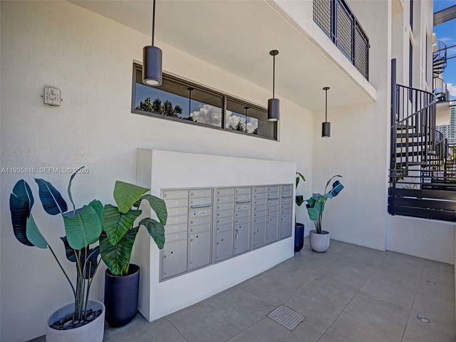 1030 15th St PH5, Miami Beach, FL 33139