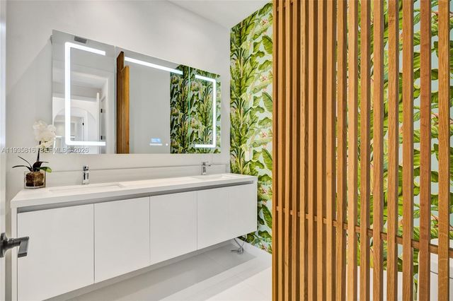 1030 15th St PH5, Miami Beach, FL 33139