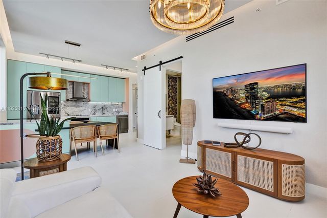 1030 15th St PH5, Miami Beach, FL 33139