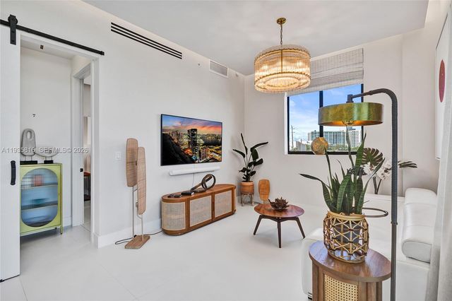 1030 15th St PH5, Miami Beach, FL 33139