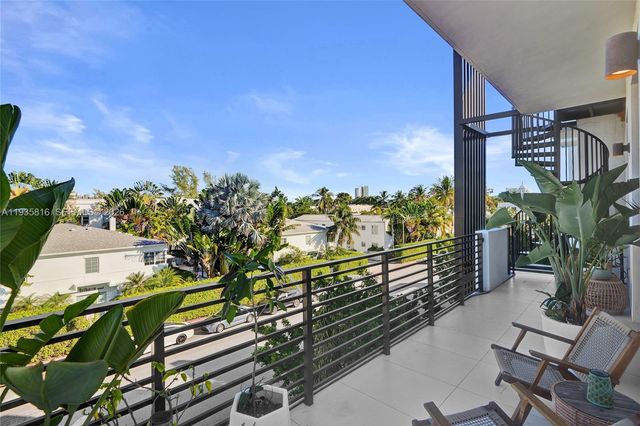 1030 15th St PH5, Miami Beach, FL 33139