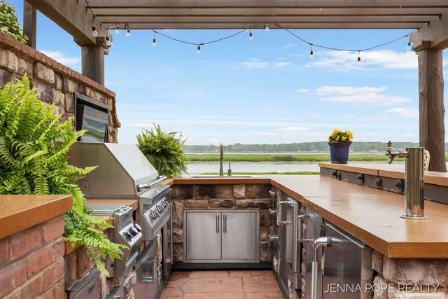 15742 Grand Point Drive, Grand Haven, MI 49417