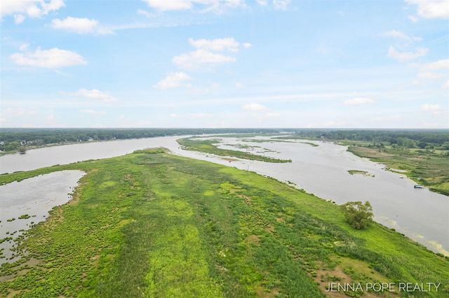 15742 Grand Point Drive, Grand Haven, MI 49417