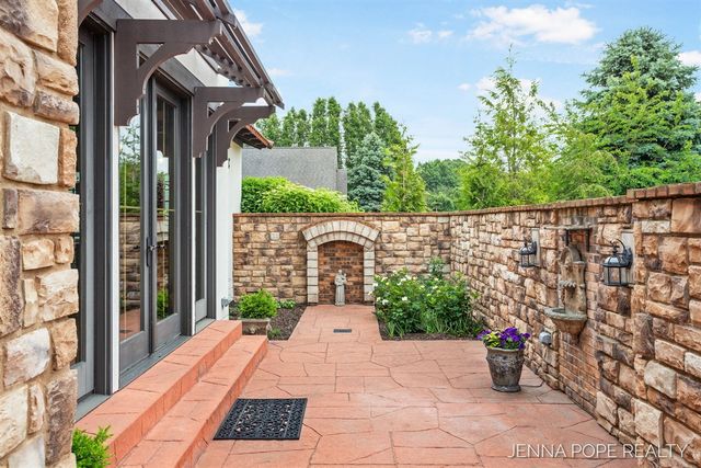 15742 Grand Point Drive, Grand Haven, MI 49417