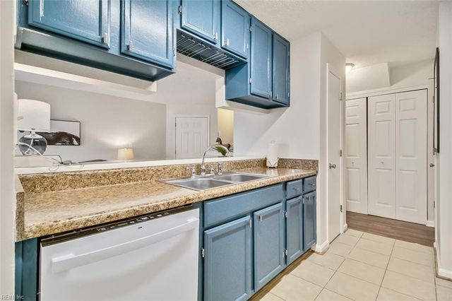 12916 Daybreak CIR, Newport News, VA 23602