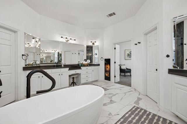 902 Independence Parkway, Southlake, TX 76092