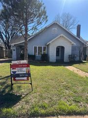 710 NW Arlington Ave, Lawton, OK 73507