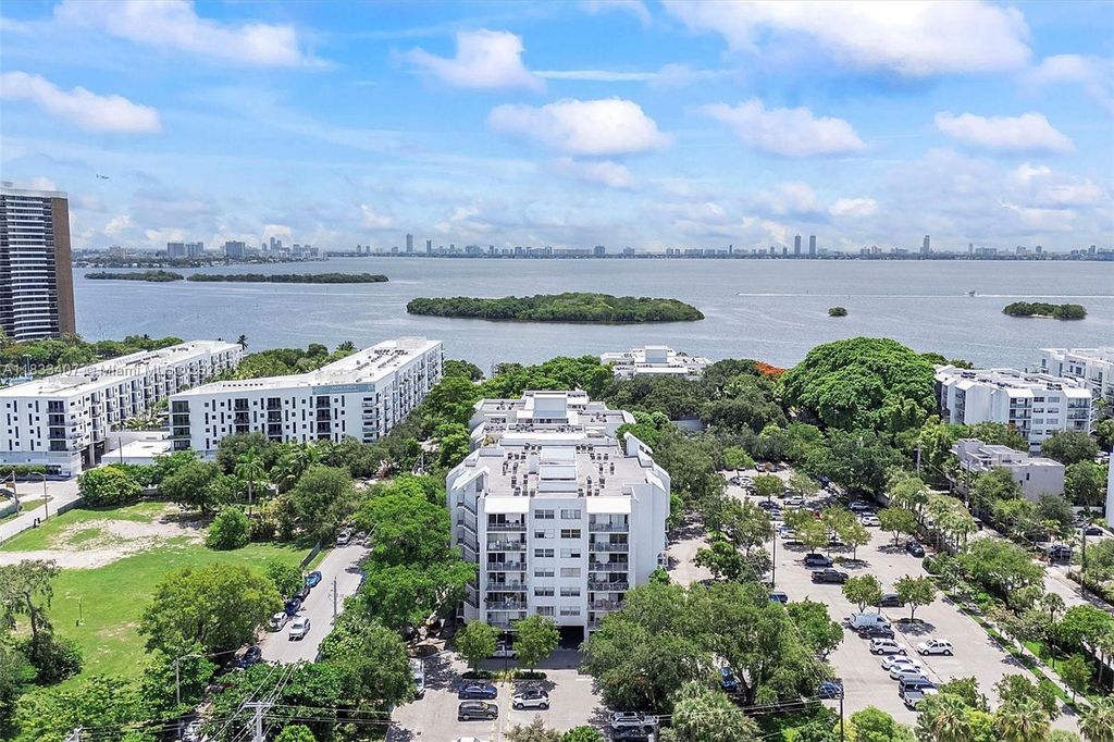 650 NE 64th St G210, Miami, FL 33138