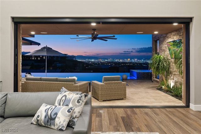 2224 Ledge Rock Lane, Henderson, NV 89052