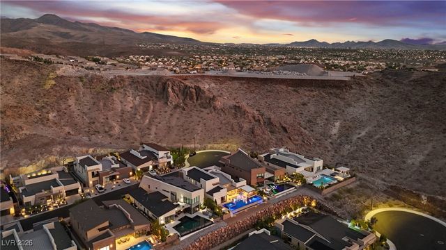 2224 Ledge Rock Lane, Henderson, NV 89052