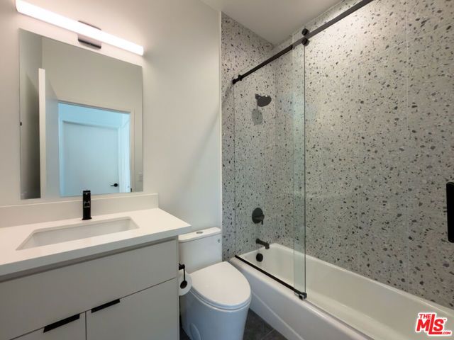 845 N La Fayette Park Place, Los Angeles, CA 90026