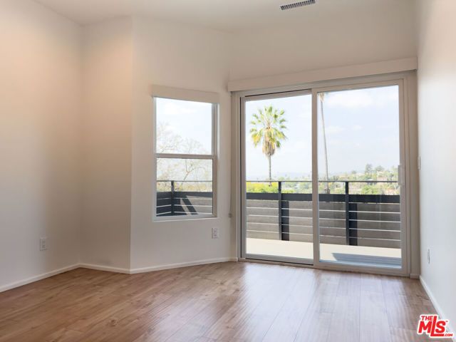 845 N La Fayette Park Place, Los Angeles, CA 90026