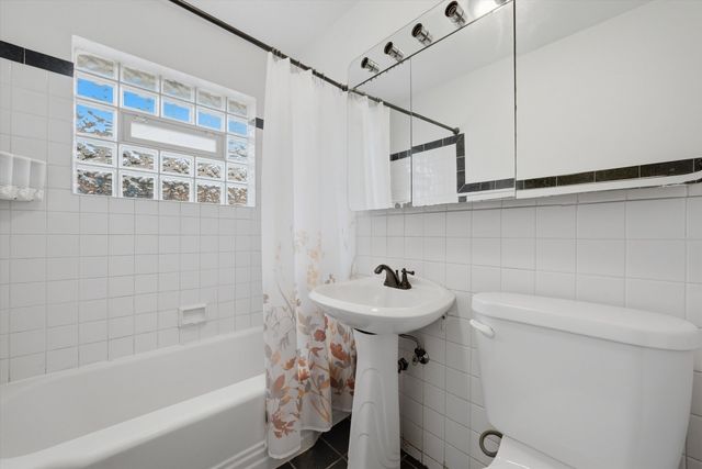 7720 S Kolmar Avenue, Chicago, IL 60652