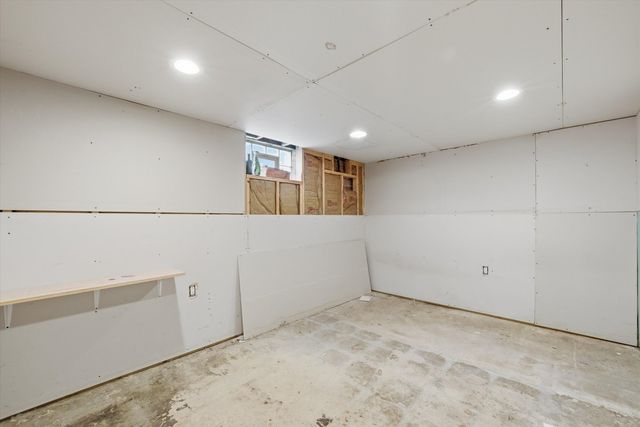 7720 S Kolmar Avenue, Chicago, IL 60652