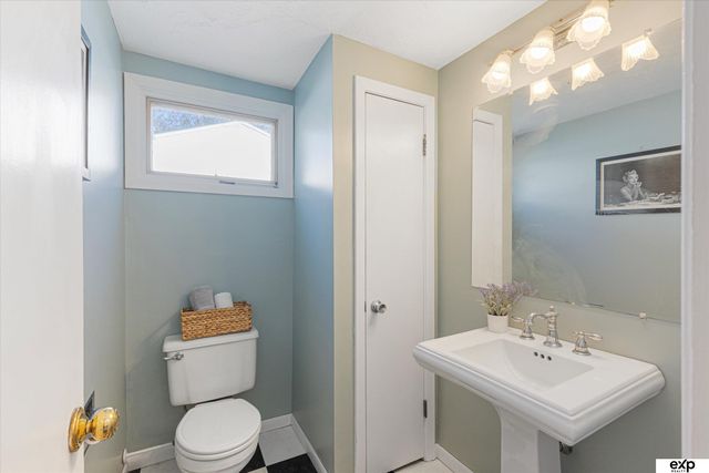 5828 Ohio Street, Omaha, NE 68104