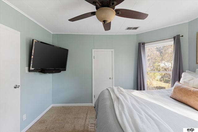 5828 Ohio Street, Omaha, NE 68104