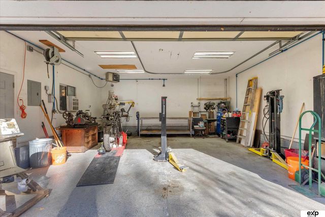 5828 Ohio Street, Omaha, NE 68104