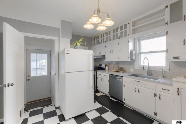 5828 Ohio Street, Omaha, NE 68104