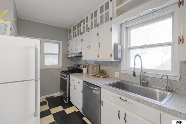 5828 Ohio Street, Omaha, NE 68104