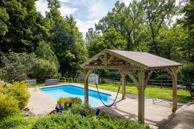 390 Water Street Road, Hudson, NY 12534