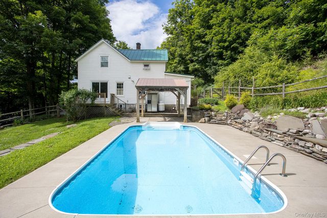 390 Water Street Road, Hudson, NY 12534