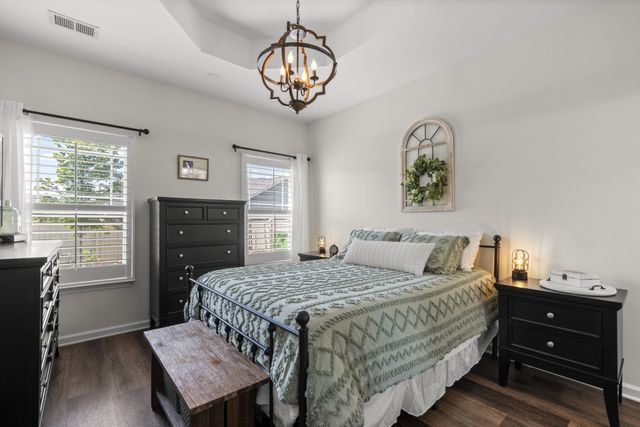 209 Wyburn Pl, Burns, TN 37029